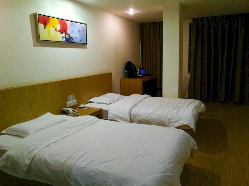 Loft Inn Qingyuan Lianjiang Road Branch צ'ינגיואן מראה חיצוני תמונה