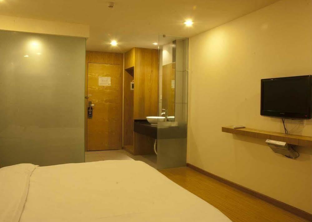 Loft Inn Qingyuan Lianjiang Road Branch צ'ינגיואן מראה חיצוני תמונה