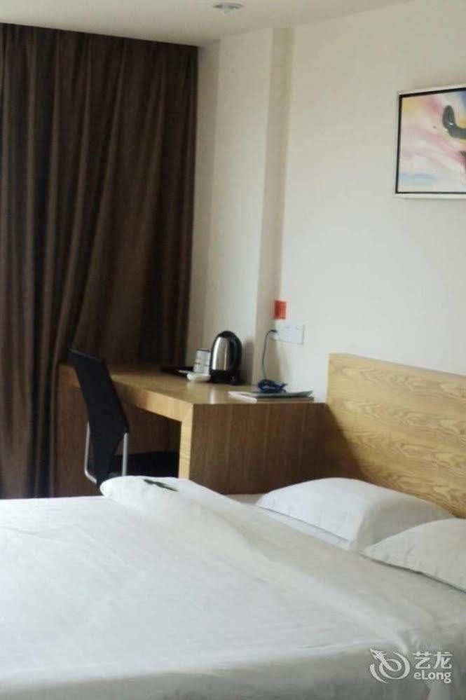 Loft Inn Qingyuan Lianjiang Road Branch צ'ינגיואן מראה חיצוני תמונה